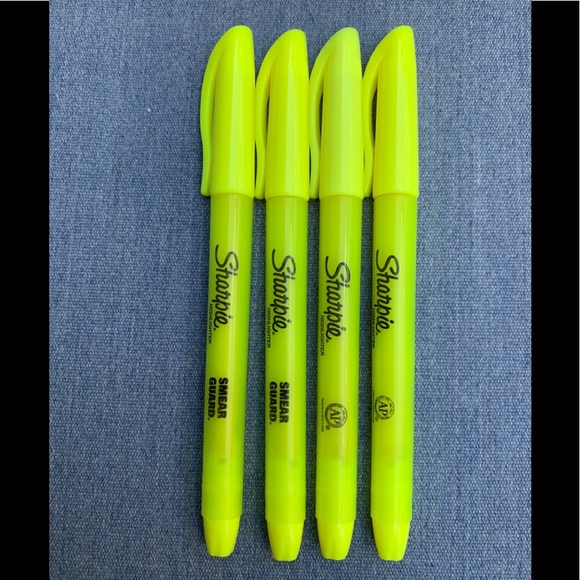 Sharpie Pocket Stick Highlighter, Chisel Tip, 4 Pk (Gift with Purchase) - Picture 2 of 5